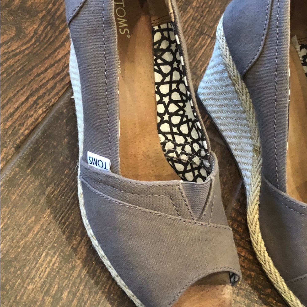 Gray/Taupe Toms wedges